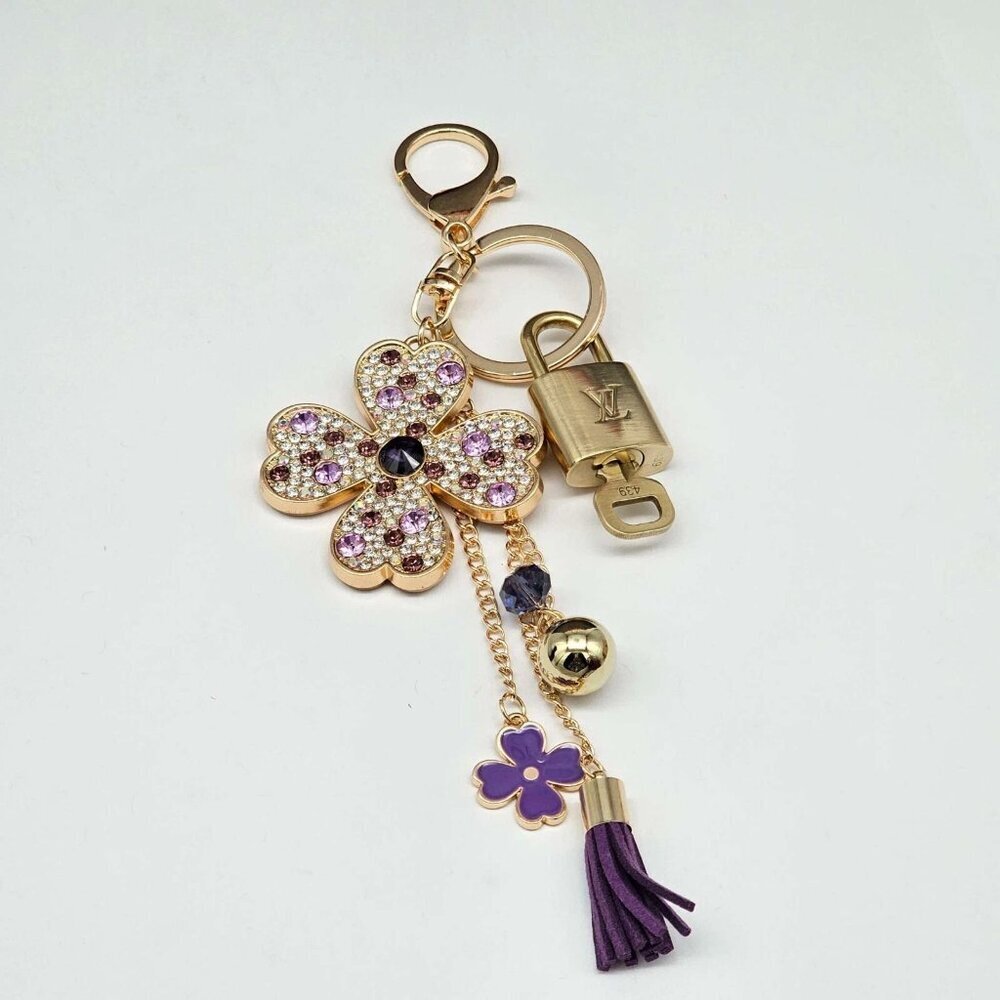 Authentic Louis Vuitton Lock & Key with unbranded Clover Flower Bagcharm 010726 - Picture 7 of 9